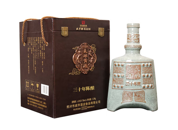 嘉兴咸亨酒店太雕黄酒回收太雕三十年陈酿绍兴黄酒1.5kg礼盒装行情价格
