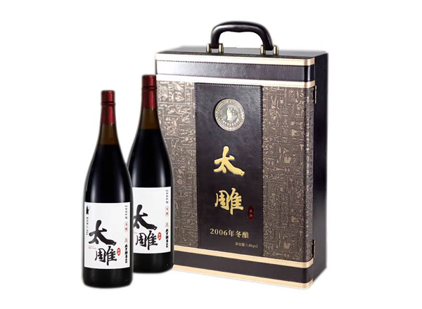嘉兴回收太雕黄酒咸亨酒店太雕黄酒2006年冬酿1.8KG*2礼盒装绍兴黄酒行情价格