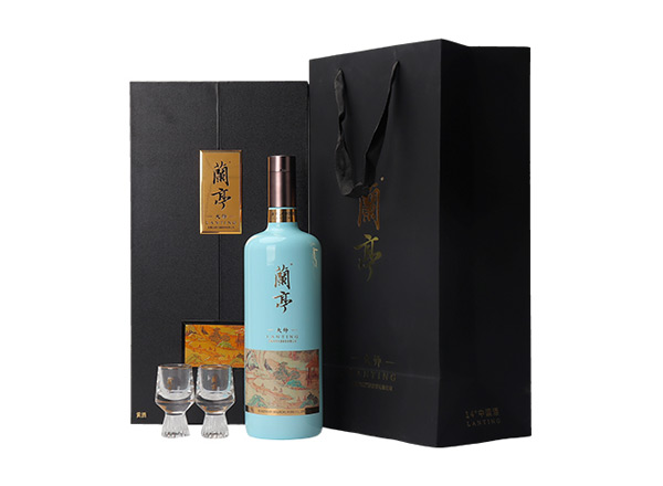 嘉兴会稽山黄酒回收兰亭大师三十年陈酿1L礼盒装绍兴黄酒行情价格